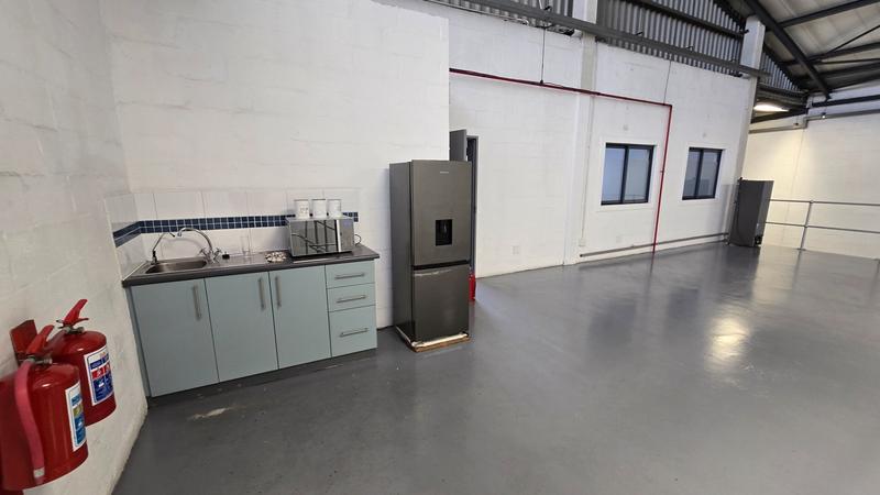 To Let commercial Property for Rent in Matroosfontein Western Cape